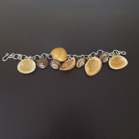 Seashell bracelet - Picture 4 of 4